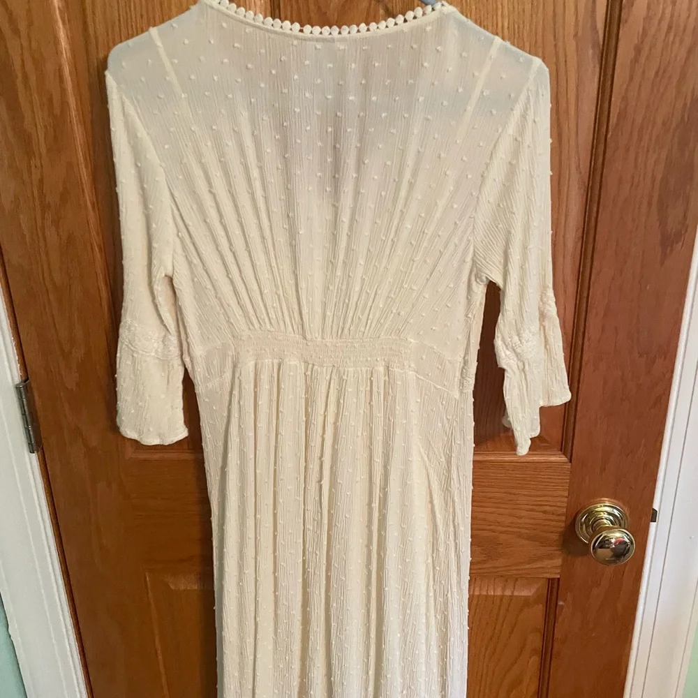 White Dress - Picture 4 of 4